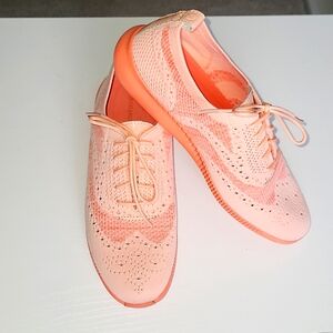 Cole Haan Peach Knit Oxford Lace Ups. Size 8 New without box